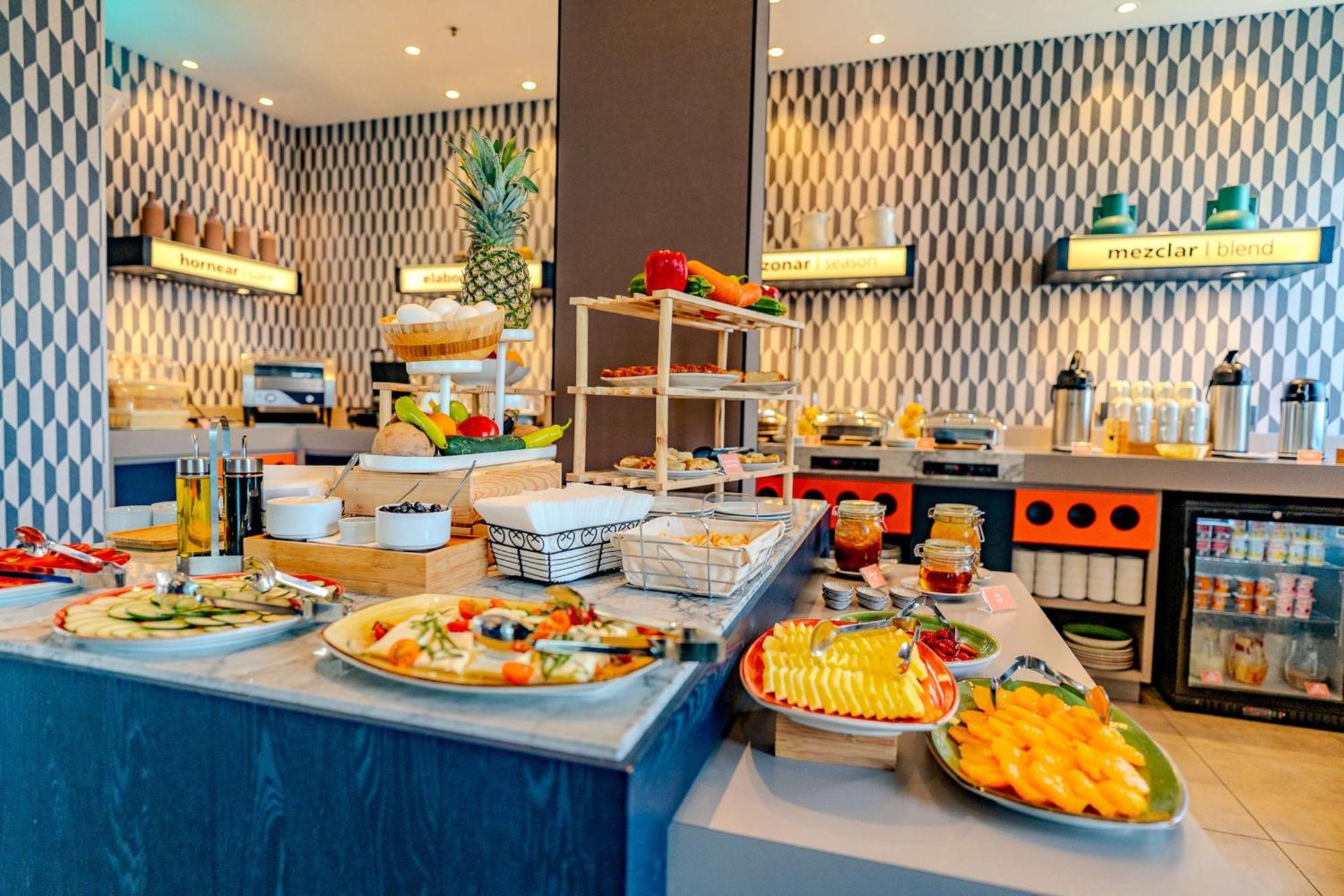 Hampton By Hilton Santiago Las Condes ภายนอก รูปภาพ