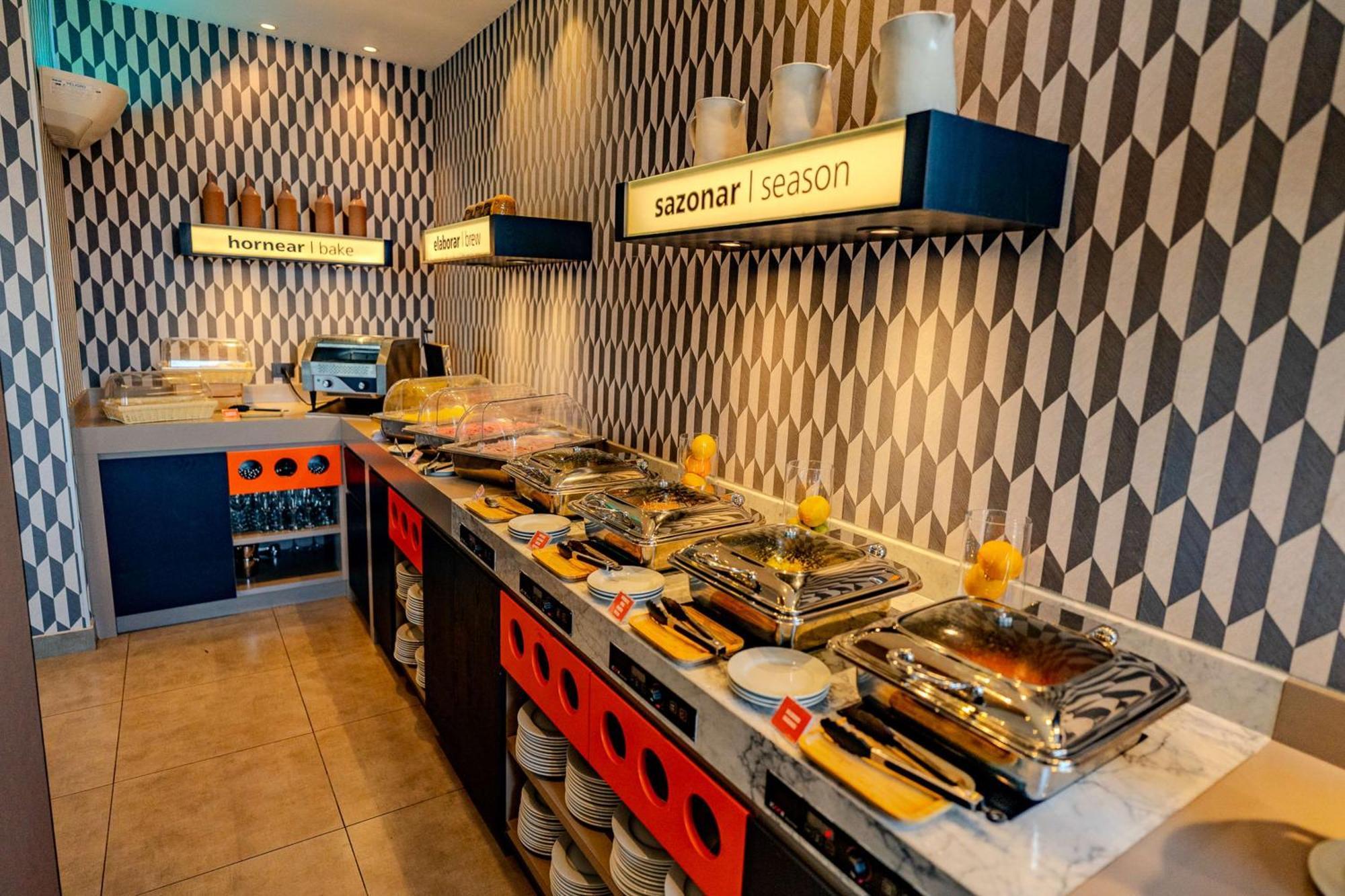 Hampton By Hilton Santiago Las Condes ภายนอก รูปภาพ